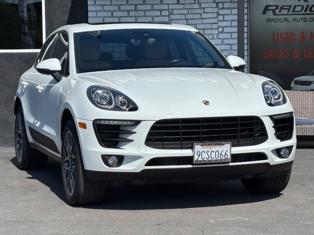 Used 2018 Porsche Macan AWD/4WD image 3