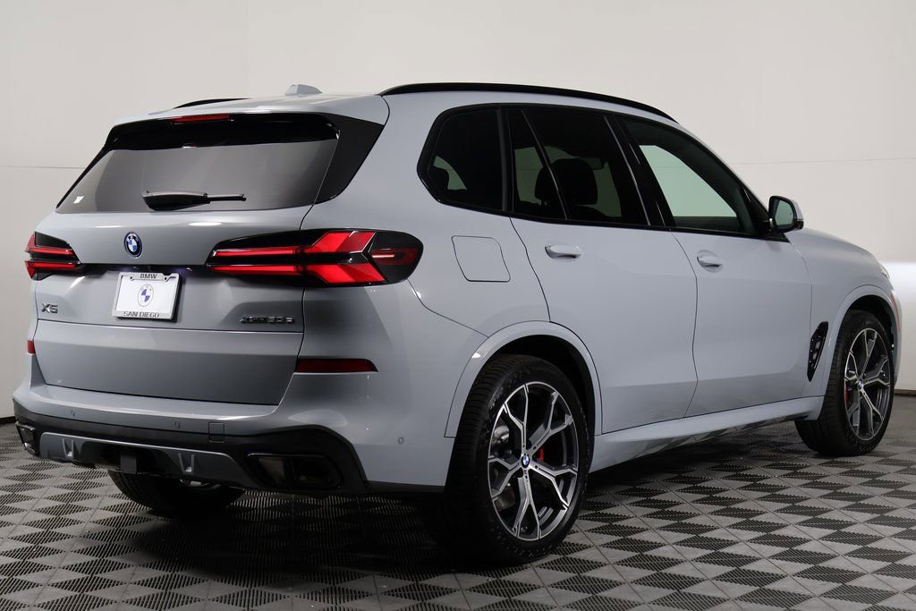 New 2026 BMW X5 xDrive50e w/ Executive Package image 2
