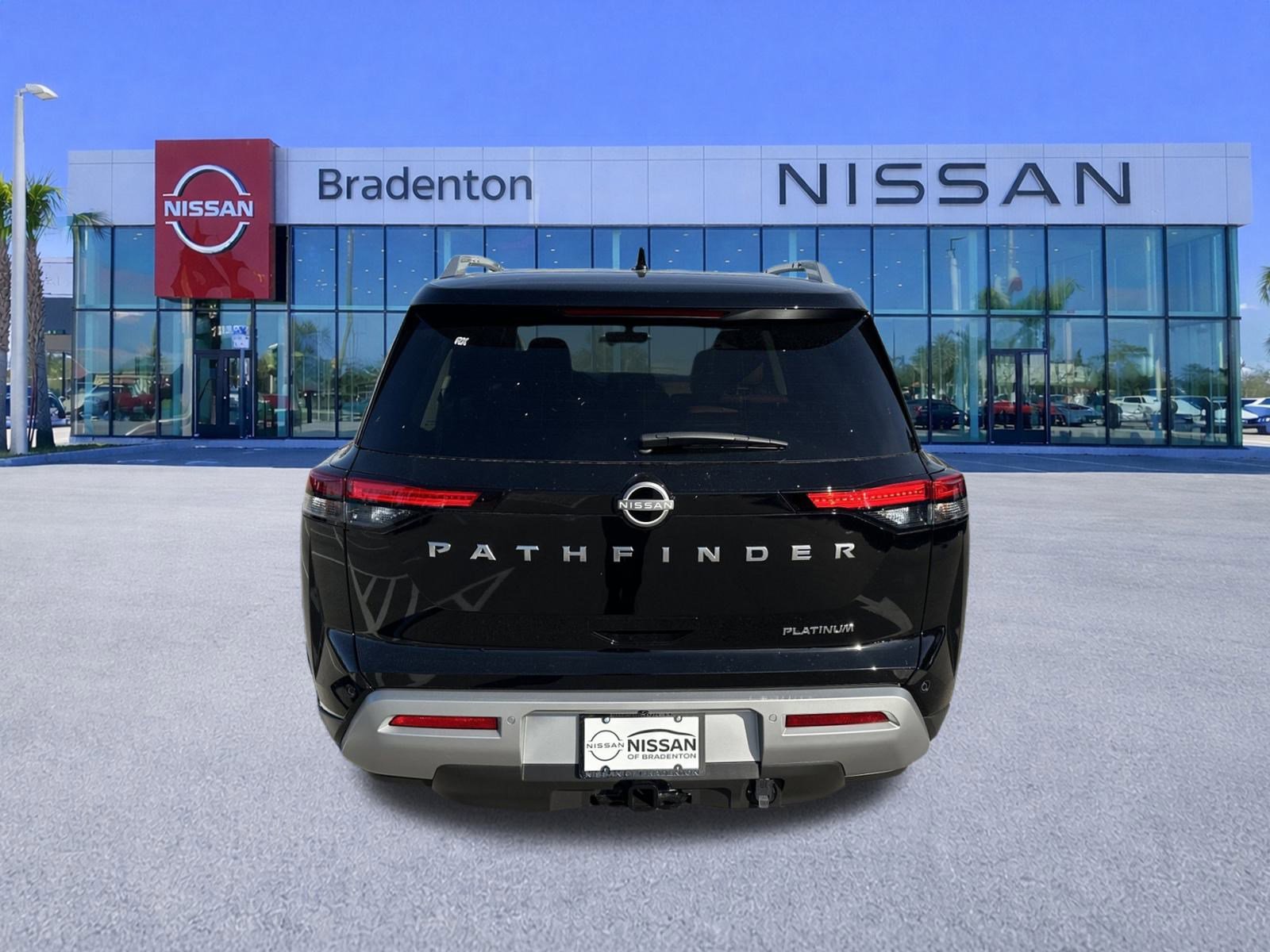 New 2025 Nissan Pathfinder Platinum w/ Lighting Package (N92) image 5
