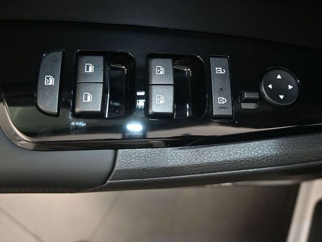 Used 2025 Kia Sportage SX image 12
