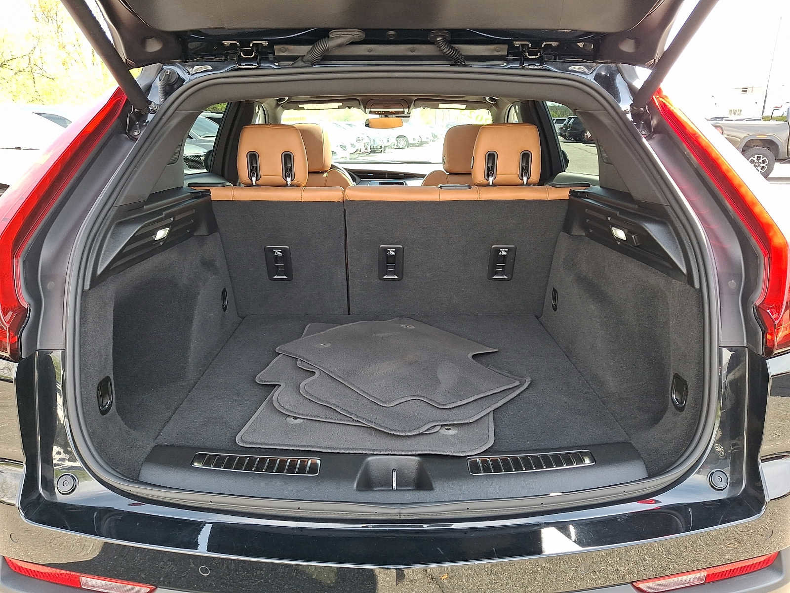 Used 2023 Cadillac XT4 Premium Luxury AWD/4WD image 28