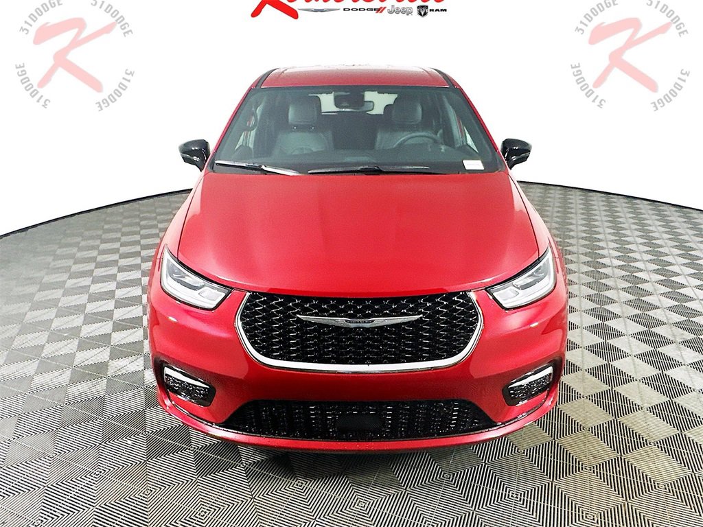 New 2025 Chrysler Pacifica Select w/ Uconnect Theater Family Group image 2