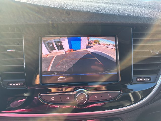 Used 2022 Buick Encore Preferred AWD/4WD image 19