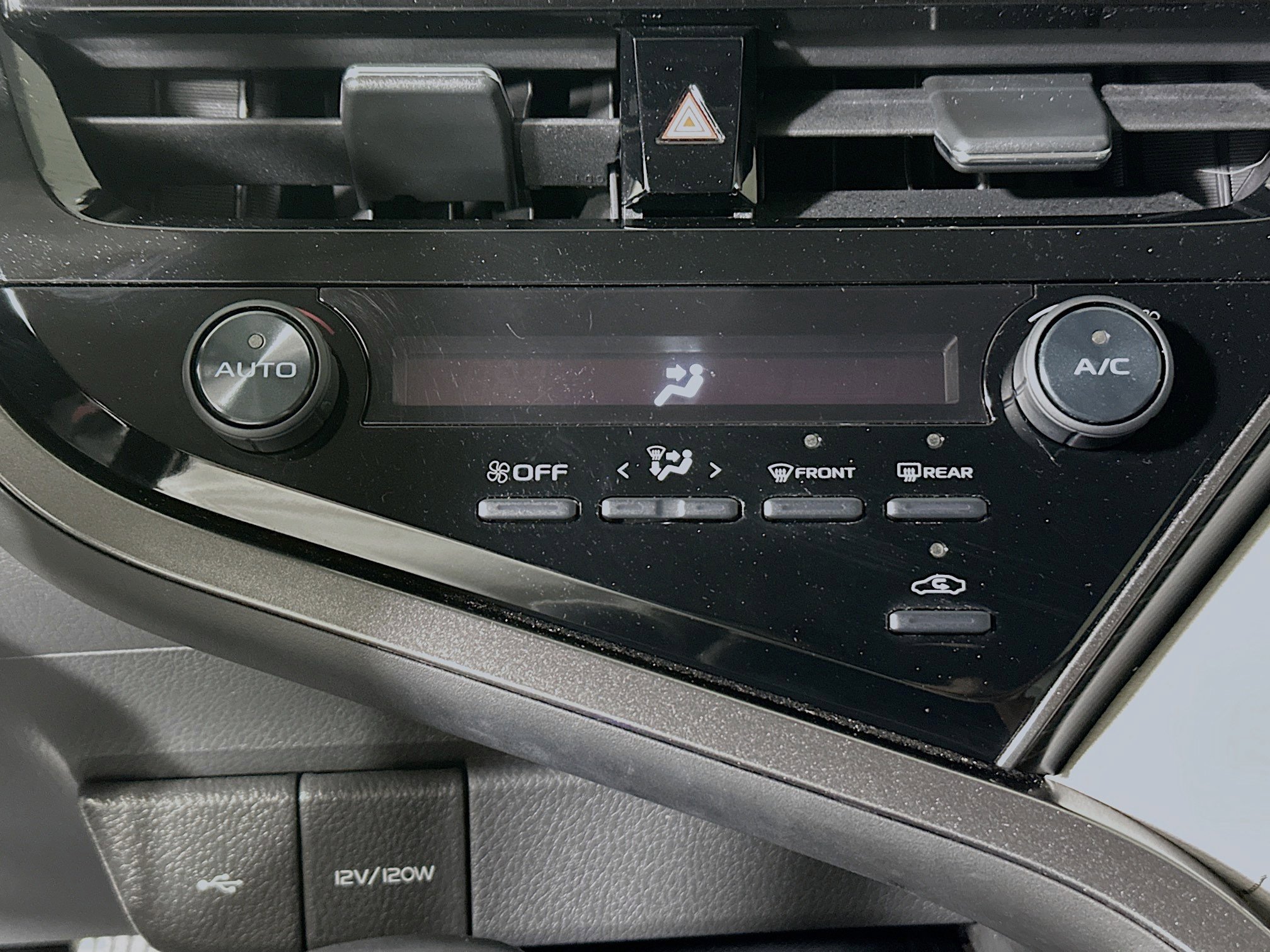 Used 2021 Toyota Camry SE image 22