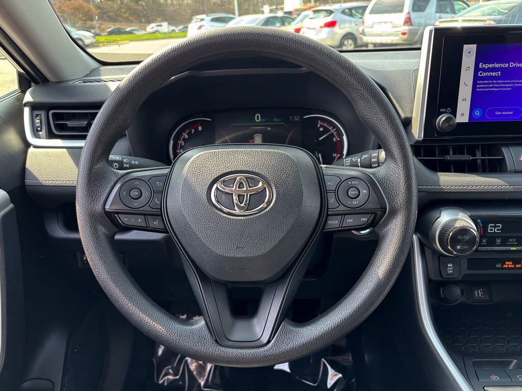 Used 2024 Toyota RAV4 XLE image 29