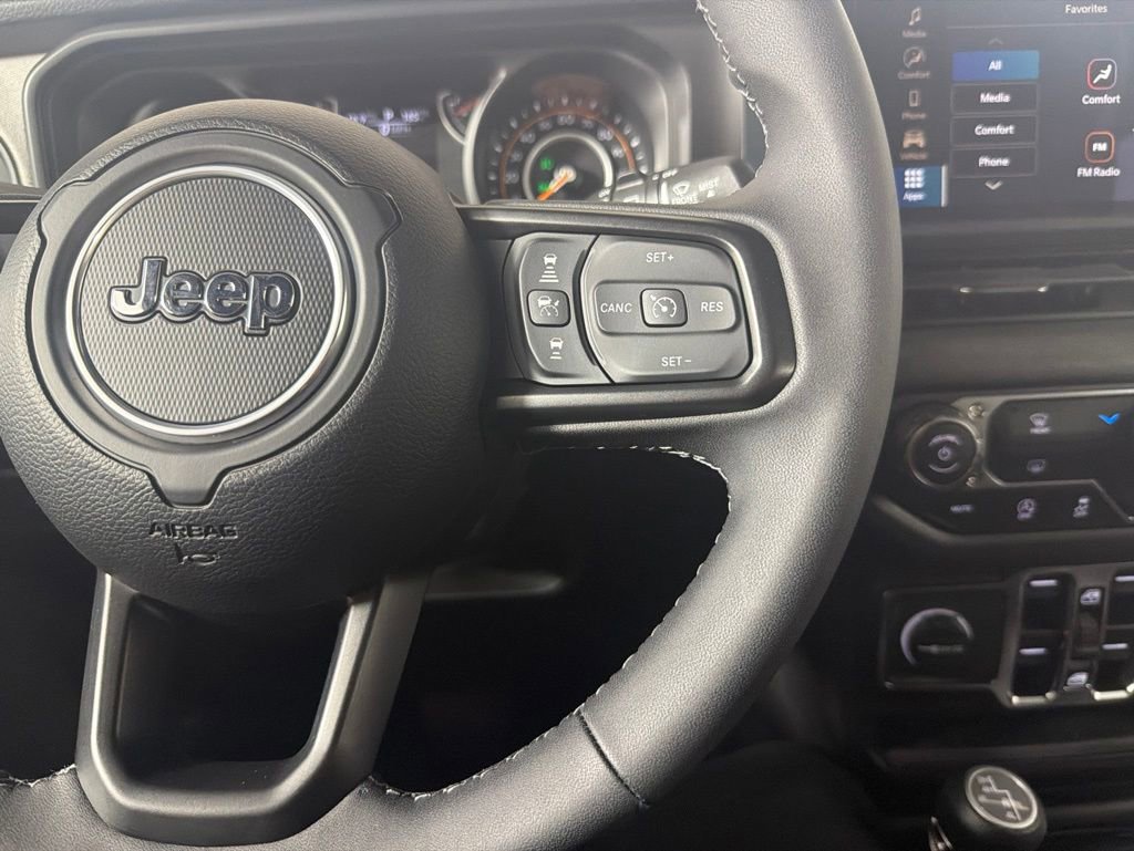 Used 2025 Jeep Wrangler Unlimited Sport AWD/4WD image 30