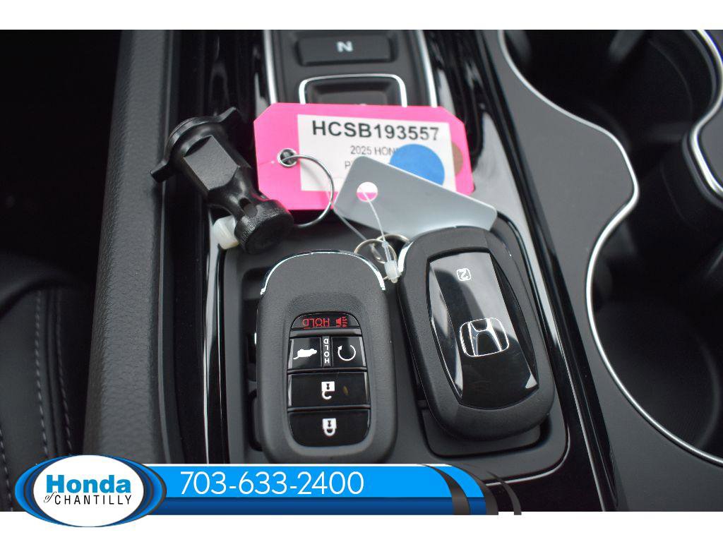 New 2025 Honda Pilot Touring image 41