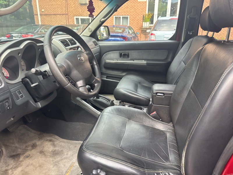 Used 2004 Nissan Xterra SE w/ (LTH) Rugged Leather Pkg AWD/4WD image 13