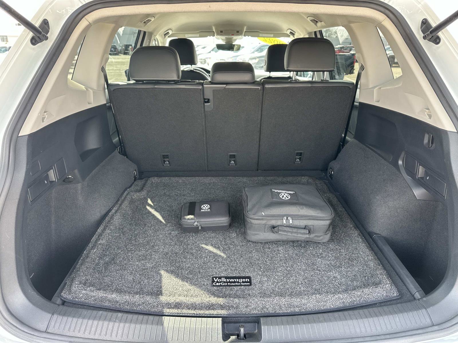 Used 2022 Volkswagen Tiguan SE AWD/4WD image 9