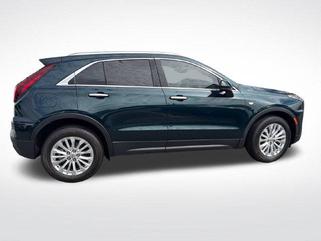 Certified 2024 Cadillac XT4 Luxury w/ Cold Weather Package FWD image 6
