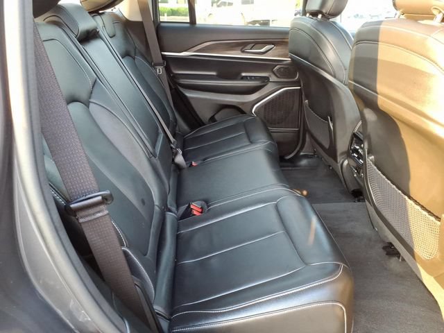 Used 2022 Jeep Grand Cherokee Limited AWD/4WD image 22
