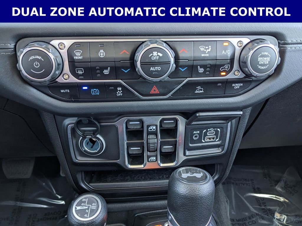 Certified 2025 Jeep Wrangler Unlimited Sahara AWD/4WD image 16