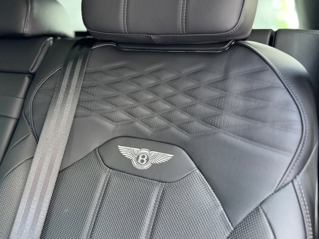 New 2025 Bentley Bentayga image 7