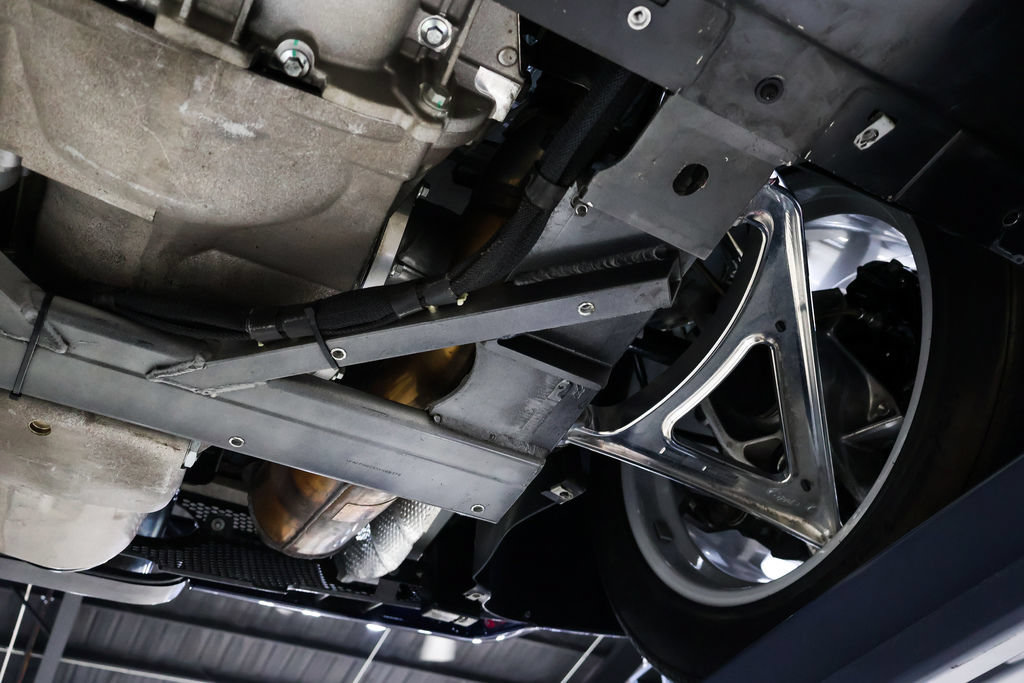 Used 2005 Ford GT RWD image 92