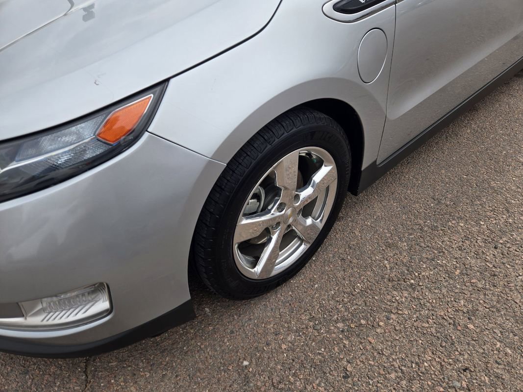 Used 2015 Chevrolet Volt Premium w/ Premium Trim Package image 4