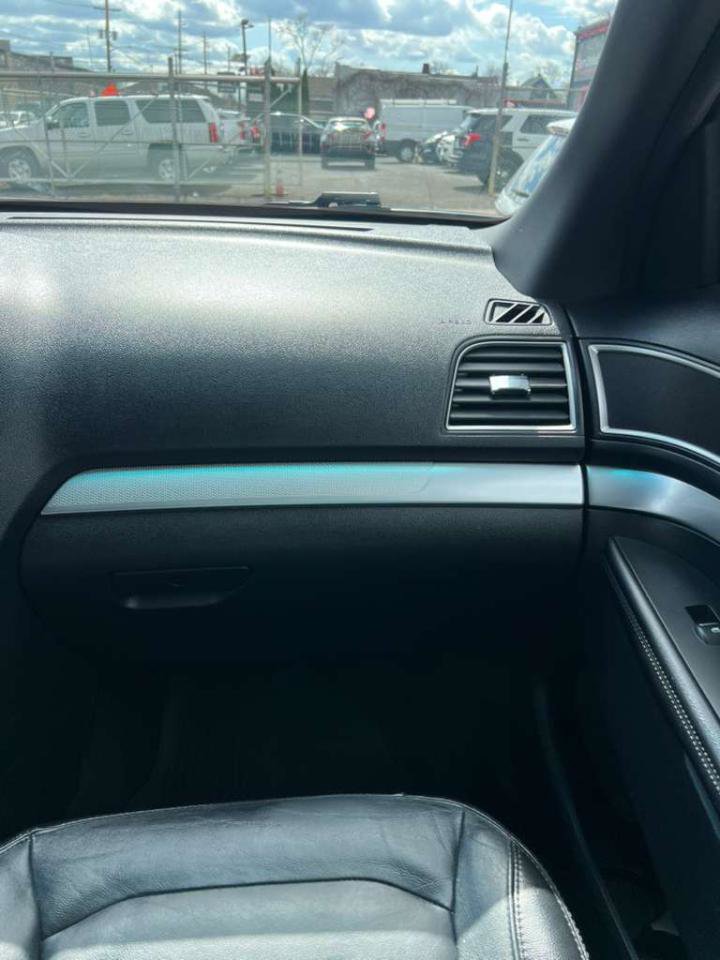 Used 2016 Ford Explorer XLT w/ Equipment Group 202A image 28