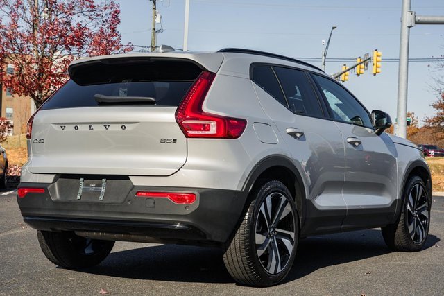 Certified 2025 Volvo XC40 B5 Plus image 4