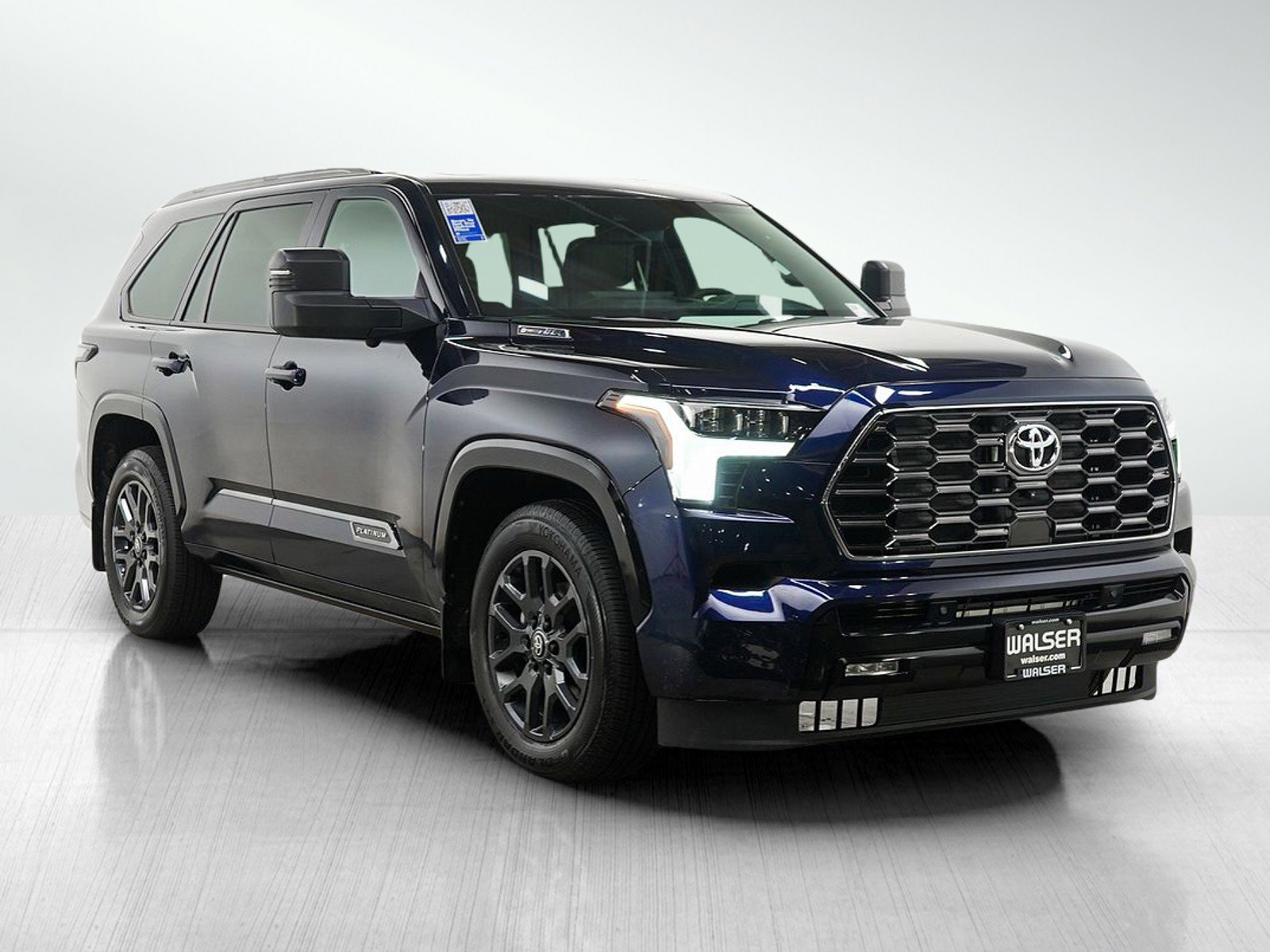 Used 2025 Toyota Sequoia Platinum AWD/4WD image 7
