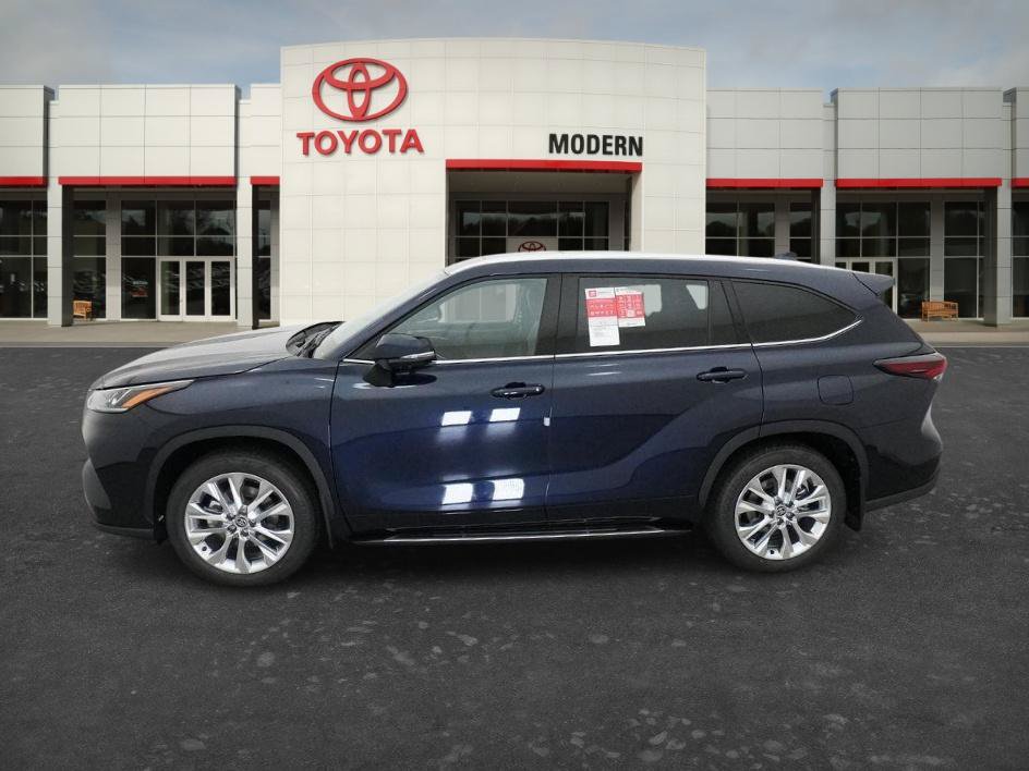 New 2026 Toyota Highlander Limited AWD/4WD image 3