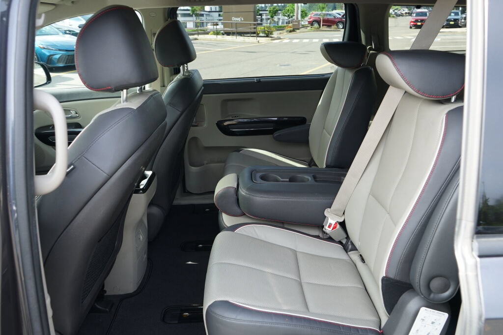 Used 2015 Kia Sedona EX FWD image 18