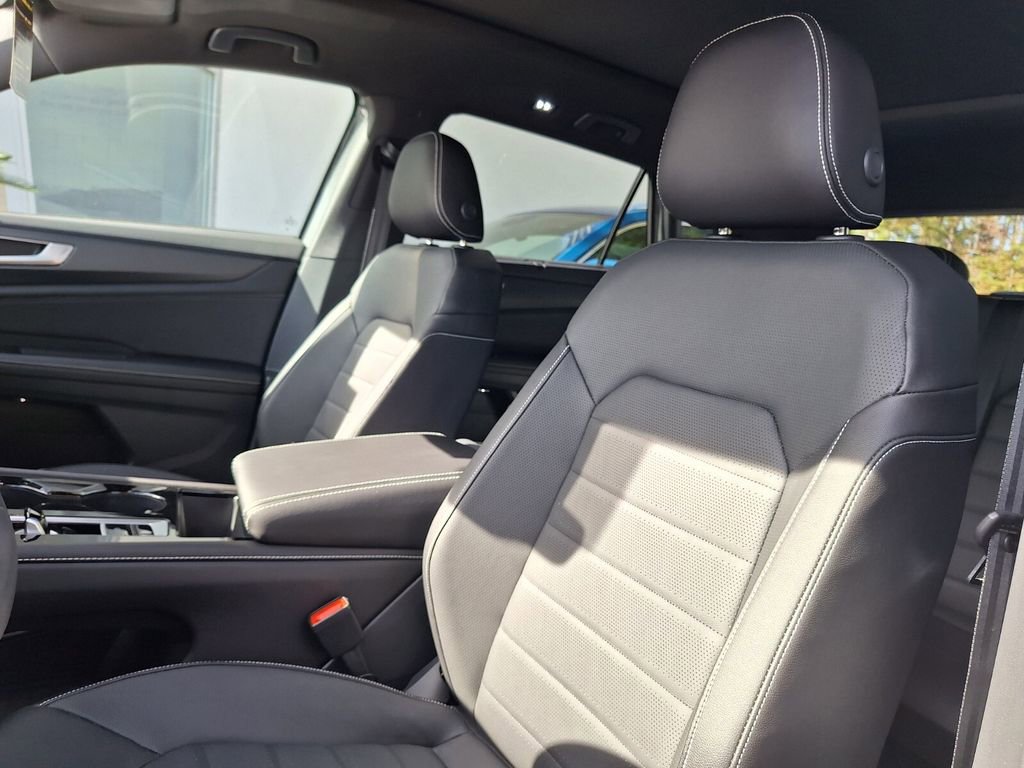 New 2026 Volkswagen Atlas Cross Sport SEL R-Line image 11