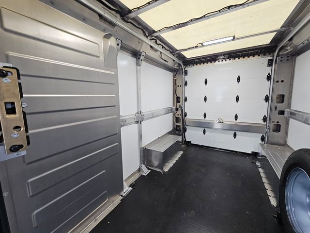 New 2025 Chevrolet Brightdrop 400 w/ Battery Pack, Max Range AWD/4WD image 15