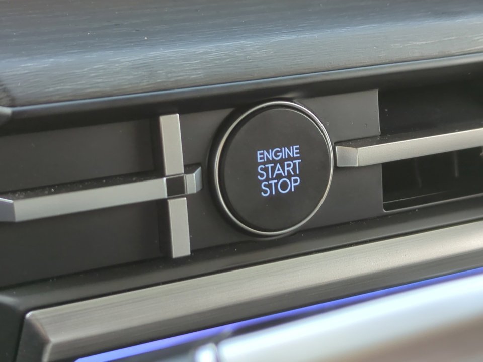 Used 2025 Hyundai Santa Fe Limited image 38