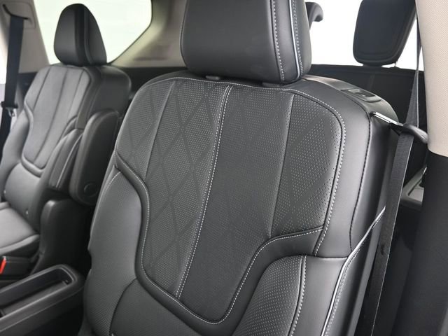 Used 2025 INFINITI QX80 Sensory image 27