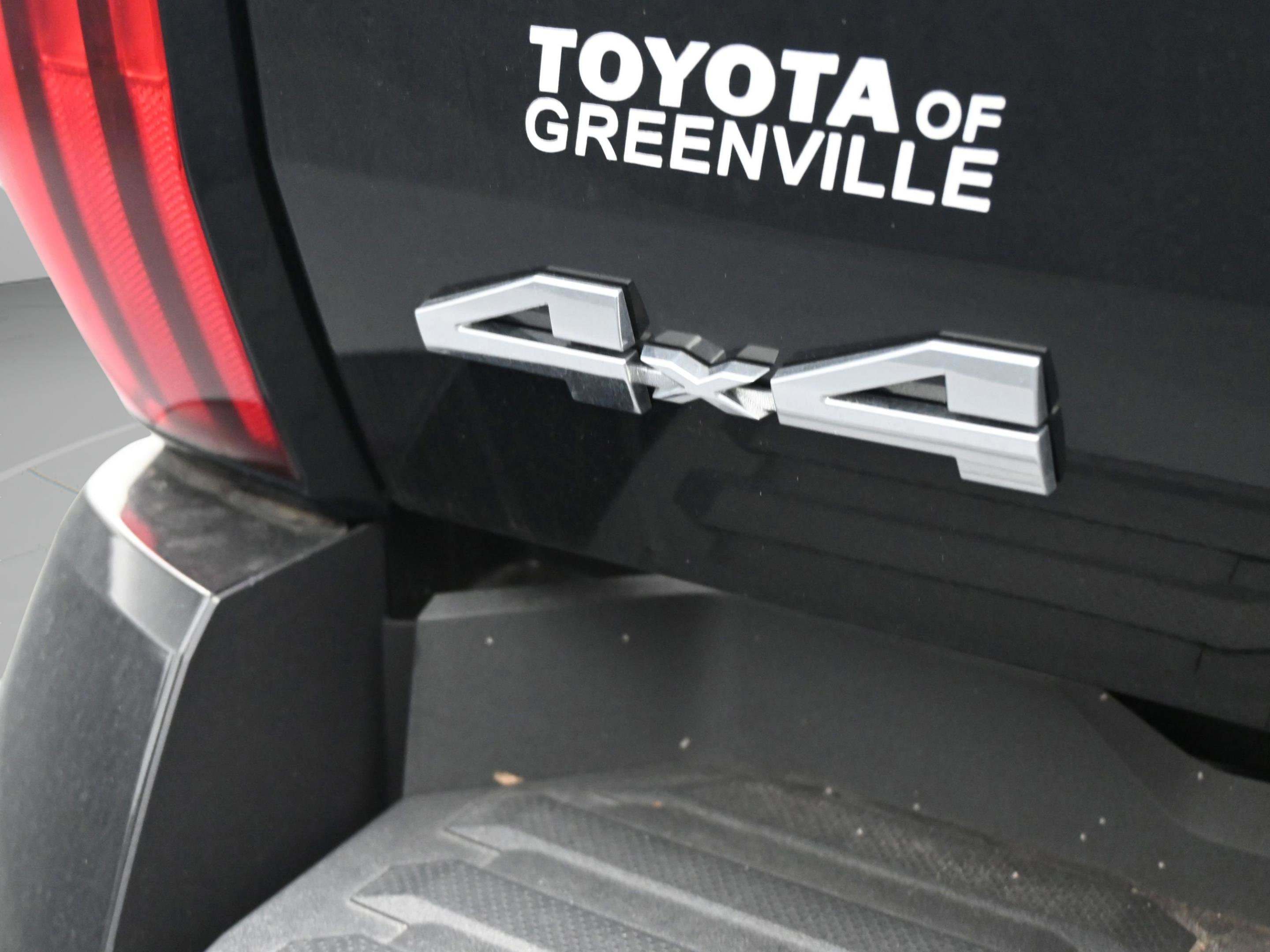 Used 2025 Toyota Tundra SR5 w/ SR5 Convenience Package AWD/4WD image 37