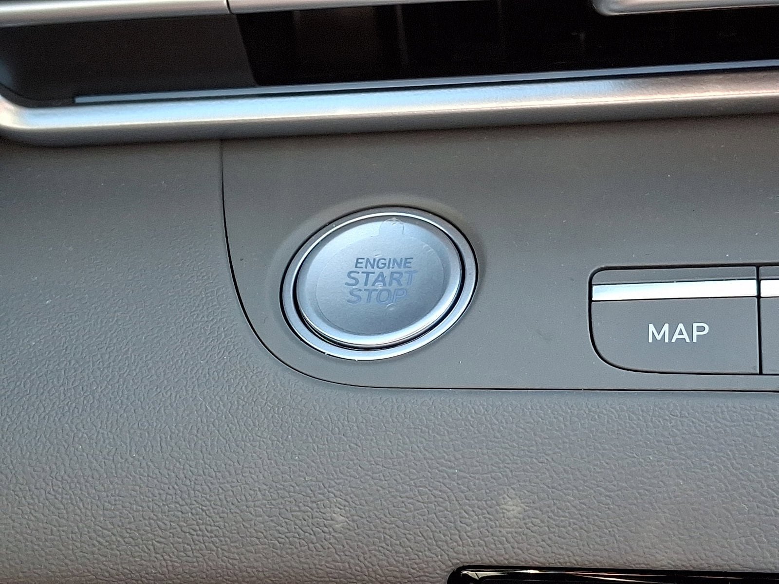 Certified 2025 Hyundai Elantra SEL FWD image 24