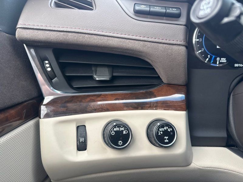 Used 2017 Cadillac Escalade Luxury image 31