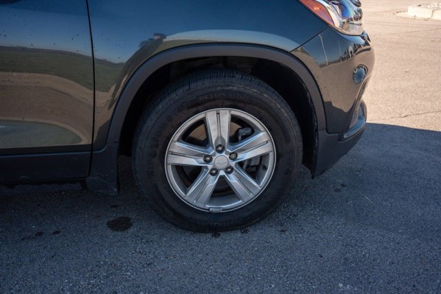 Used 2020 Chevrolet Trax LS w/ Tint and Cruise Package FWD image 9