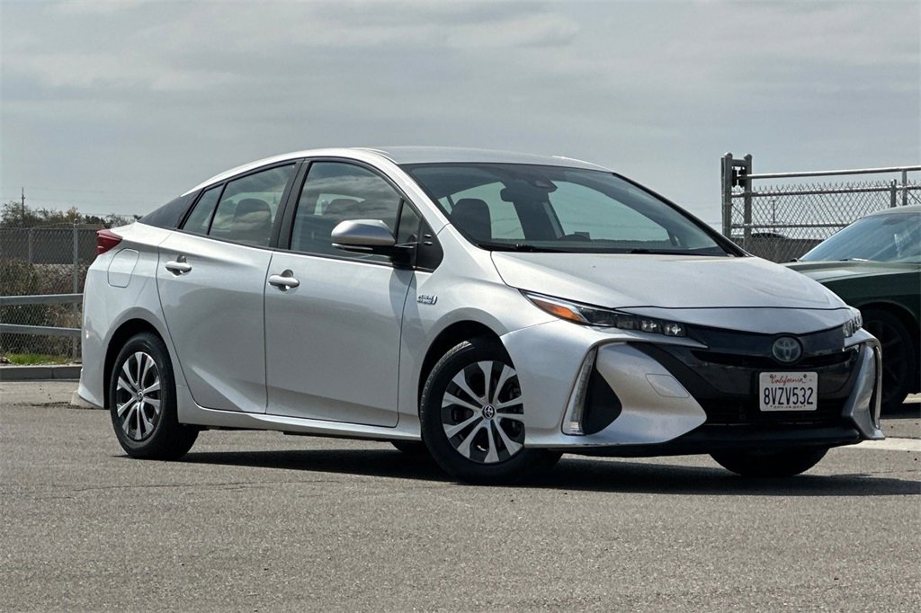 Certified 2021 Toyota Prius Prime LE image 2
