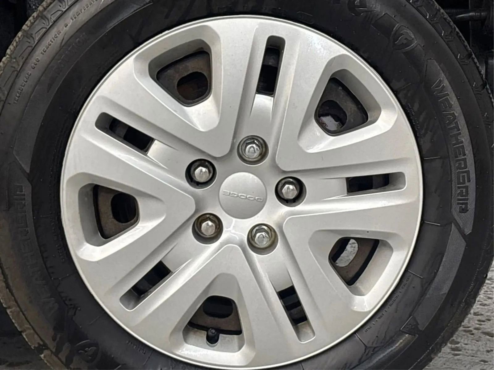 Used 2018 Dodge Grand Caravan SE image 39