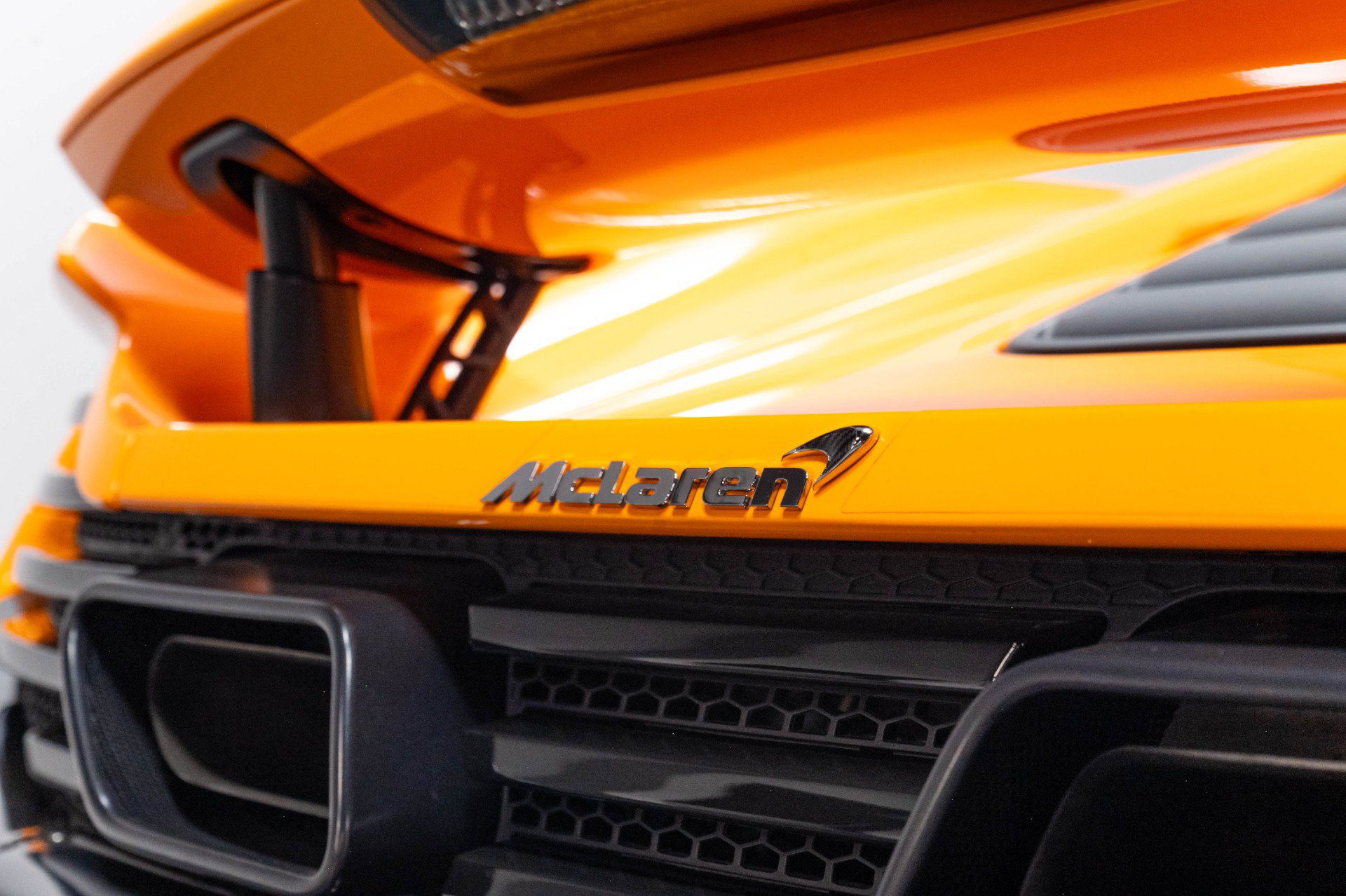 Used 2015 McLaren 650S Spider RWD image 74