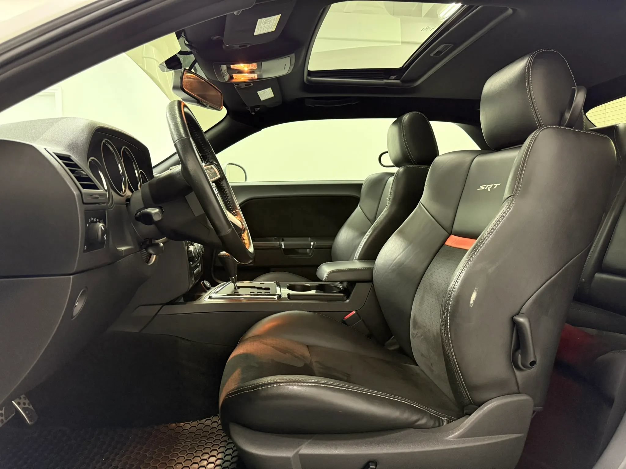 Used 2008 Dodge Challenger SRT8 RWD image 73