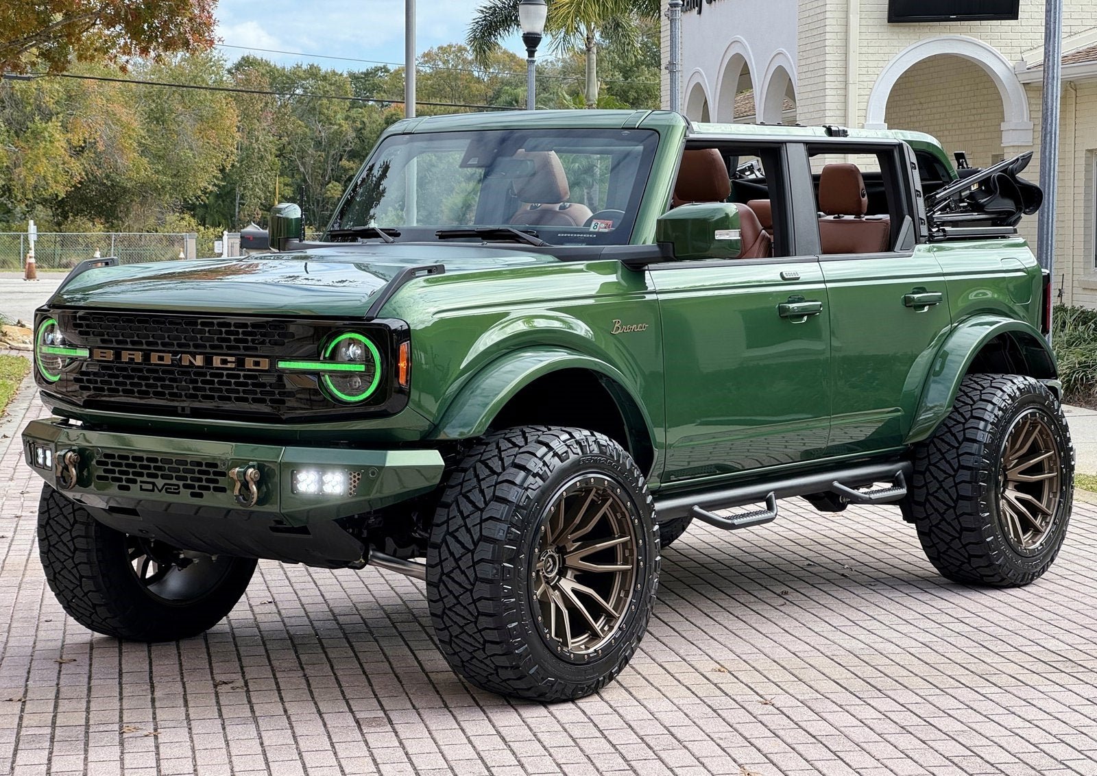 Used 2023 Ford Bronco Wildtrak AWD/4WD image 2