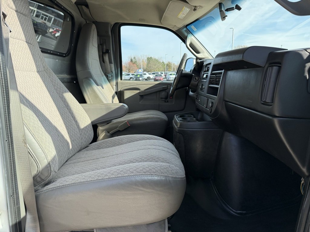 Used 2016 GMC Savana 2500 Extended image 8