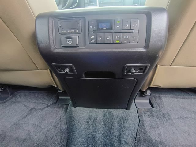 Used 2018 Toyota Sequoia Platinum AWD/4WD image 59