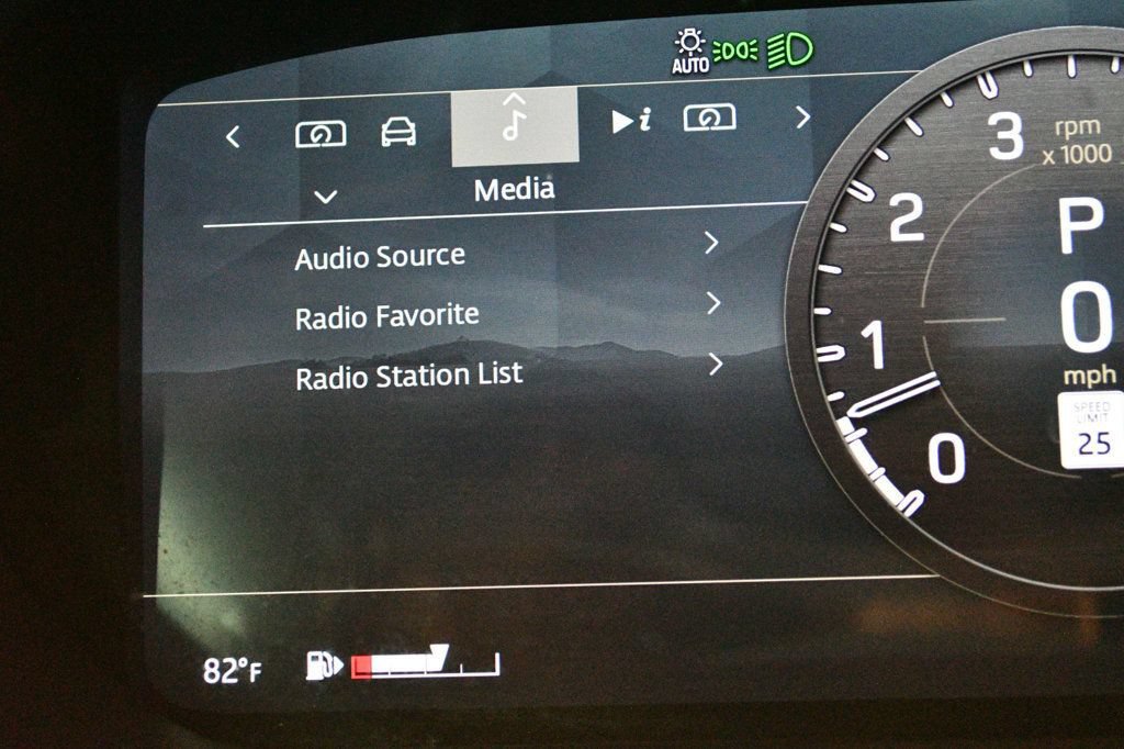 Used 2022 Land Rover Defender 110 X-Dynamic SE AWD/4WD image 46
