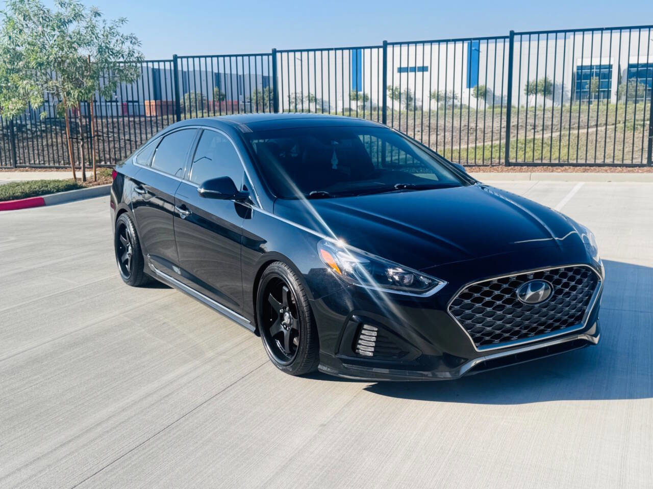 Used 2019 Hyundai Sonata Limited image 2