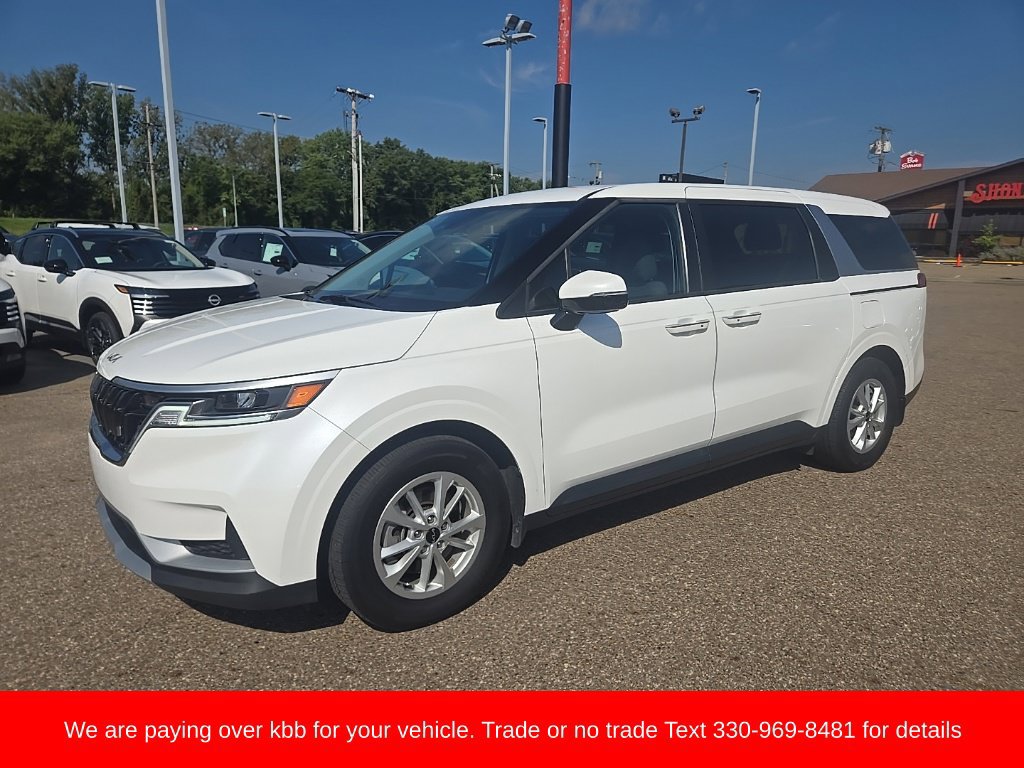 Used 2024 Kia Carnival LX FWD image 4