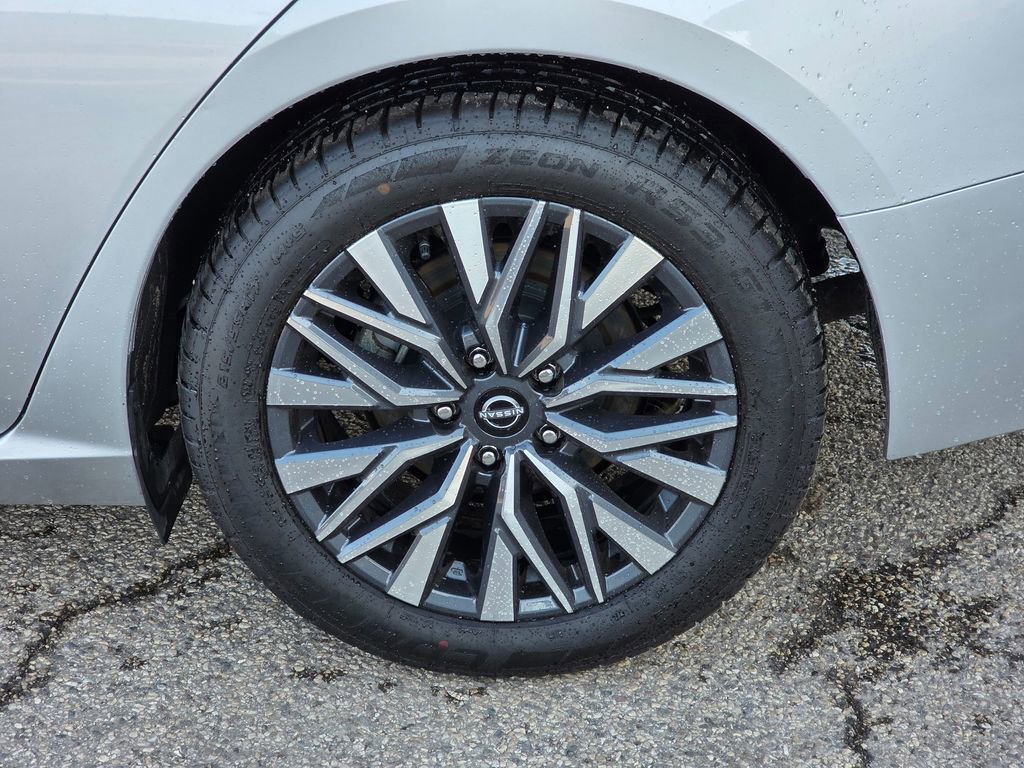 Used 2023 Nissan Altima 2.5 SV FWD image 17