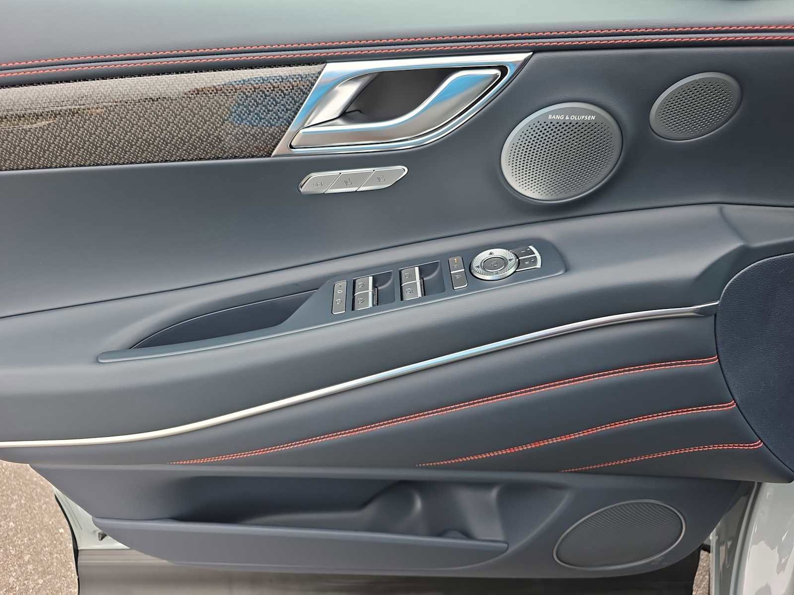 New 2026 Genesis GV80 3.5T e-SC image 15