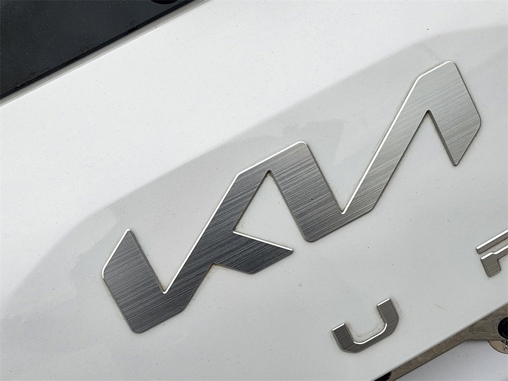 Used 2023 Kia Telluride S image 10