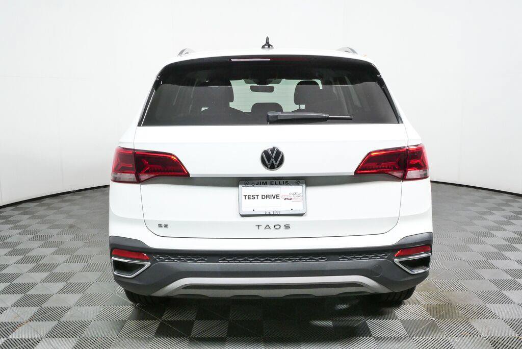 Certified 2023 Volkswagen Taos SE FWD image 24