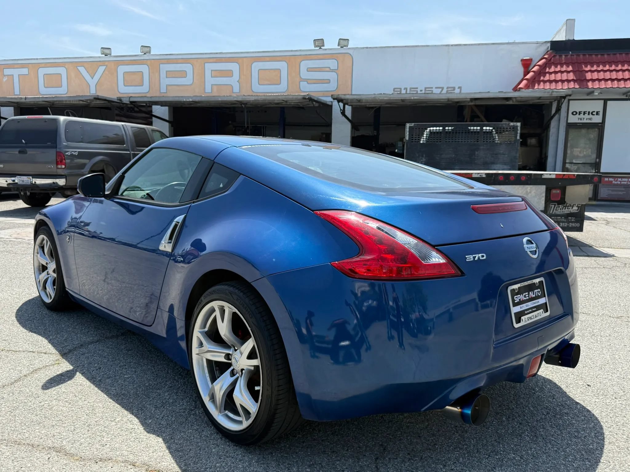 Used 2013 Nissan 370Z Coupe RWD image 5