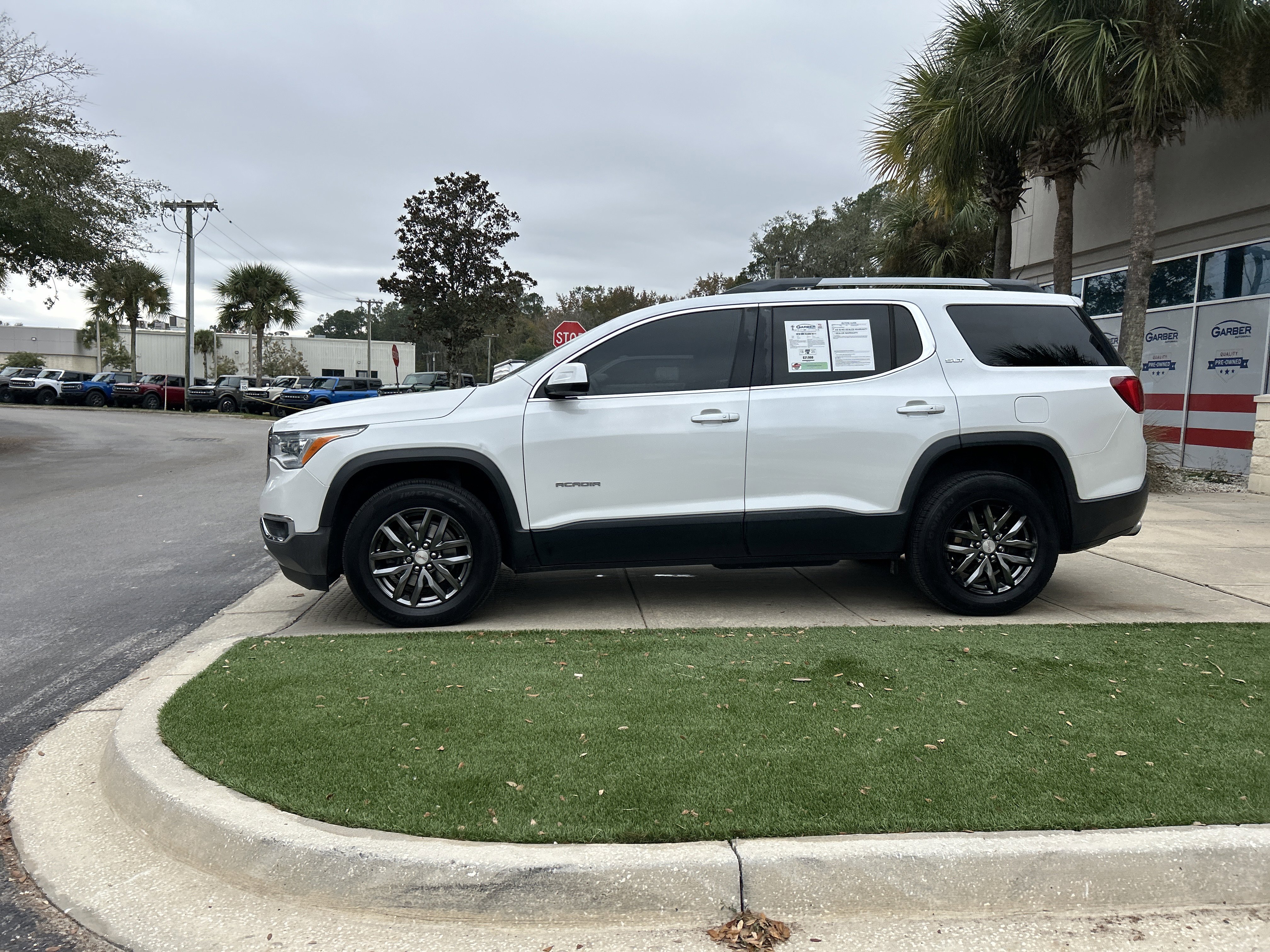 Used 2018 GMC Acadia SLT image 4