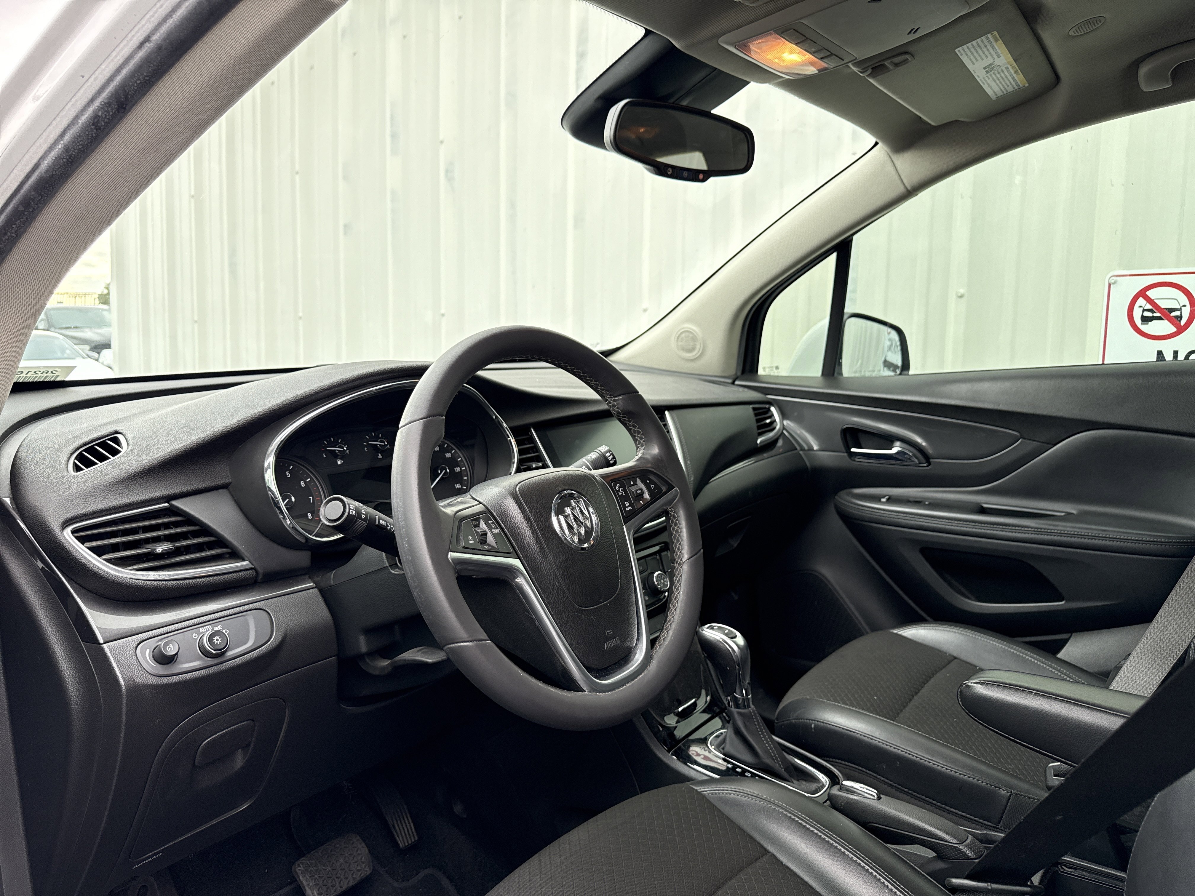 Used 2021 Buick Encore Preferred image 11