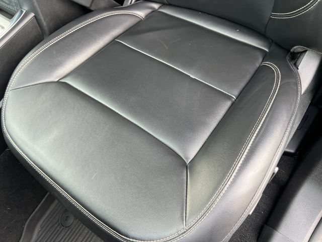 Used 2023 Ford Explorer XLT w/ Equipment Group 202A AWD/4WD image 17